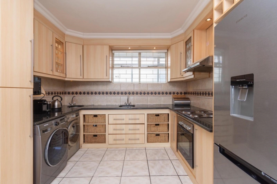 2 Bedroom Property for Sale in Green Point Western Cape